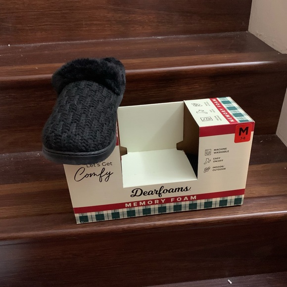 New DearFoam Women’s Slippers Faux Fur Memory Foam Indoor Outdoor Black M 7-8 - Picture 3 of 13